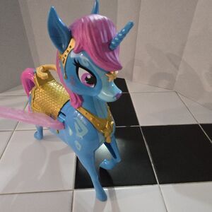 Fisher-Price® Shimmer and Shine™ Magical Flying Zahracorn, Zoomdust Blue Unicorn